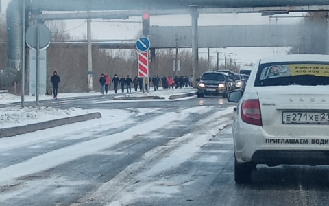 Пассажиры троллейбусов в Новочебоксарске пошли на работу пешком