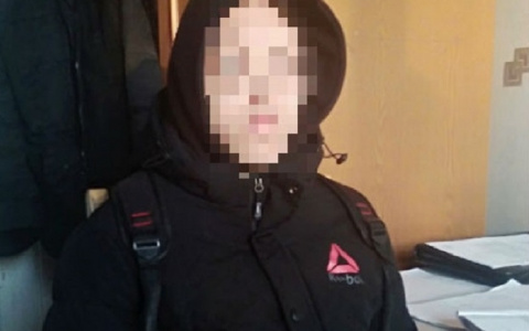 Парень пытался ограбить новочебоксарку, но она крепко вцепилась в сумку