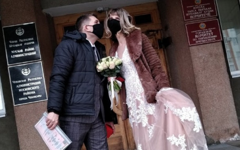 Свадьба в разгар пандемии: "Не дали сделать ни одной фотографии во время росписи"