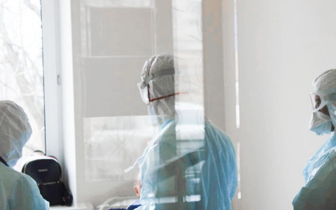 Врач новочебоксарской больницы рассказал о борьбе с COVID-19