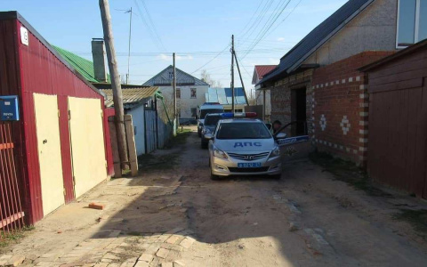 Водитель Nissan сдал назад и проехался по ногам маленького мальчика