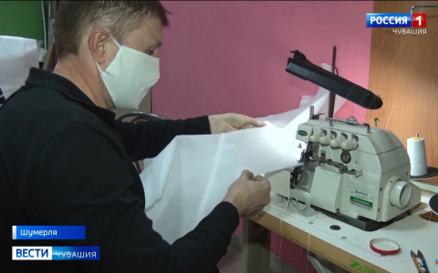 В Шумерле из кафе сделали мастерскую для пошива защитных костюмов