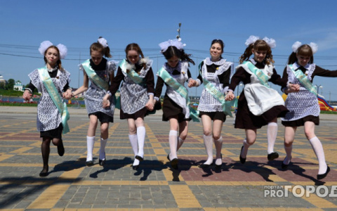 Аттестаты выдадут, но праздник не обещают: Минобразования о последних звонках