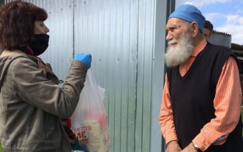 Пенсионеров-инвалидов поддерживают однократной выдачей продуктов