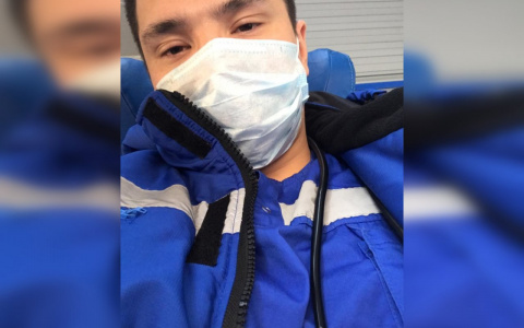 Фельдшер скорой рассказал, как трудится по 12 часов: "Восемь дней на работе, восемь - на карантине"