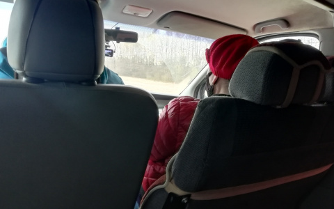 Водитель продолжает возить попутчиков в Москву: "Никто не останавливает и ничего не выписывают"