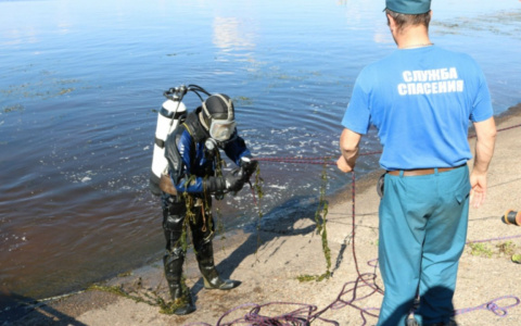Водолаз за 17 лет не нашел клад на Волге, зато знает место затопления 20-метровой лодки
