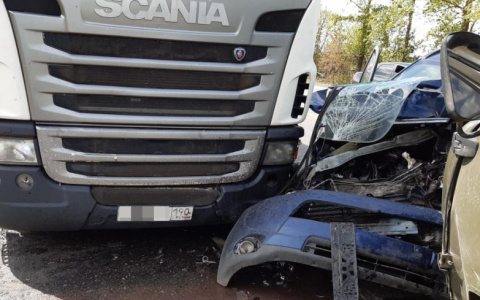 Трое детей и мать пострадали в массовой аварии в Чувашии