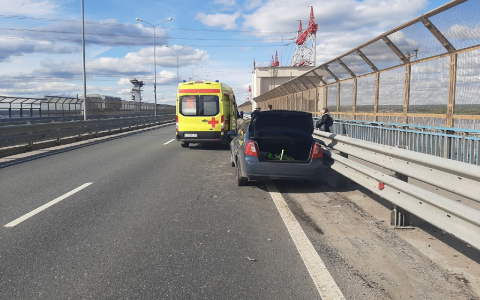 В Чувашии в столкновении фуры и легковушки пострадал мужчина