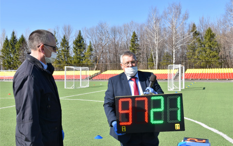 На зарплаты сотрудникам закрытых из-за коронавируса госучреждений выделено больше 10 млн рублей