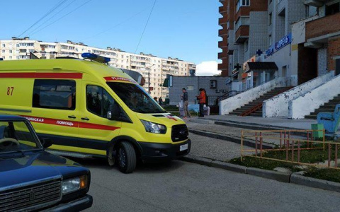 В Новоюжном районе 44-летний мужчина умер на скамейке