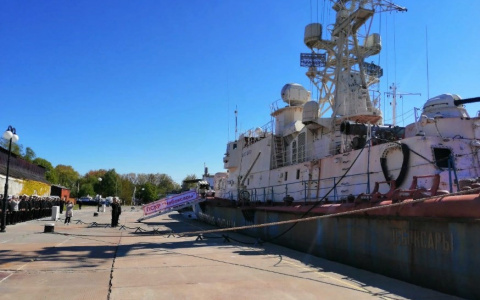 Третий раз в пролете: в Чебоксарах вновь ищут желающих разместить военный корабль