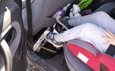 В Чебоксарах пьяный водитель с детьми на автомобиле без номеров пытался проехать пост