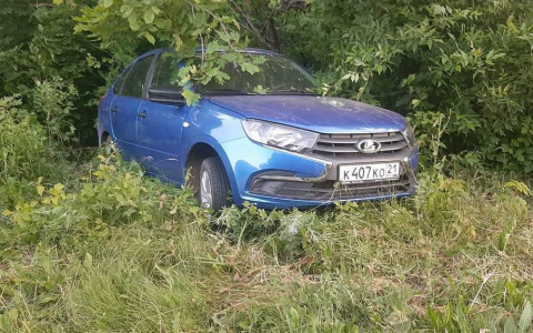 В Чувашии пьяный водитель вылетел в кювет, уходя от погони ДПС