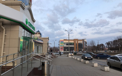 Сбербанк опубликовал график работы своих отделений в праздничный выходной день 24 июня