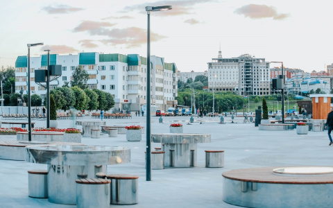 Чебоксарцам покажут "сухой" фонтан, власти убрали забор на Красной площади