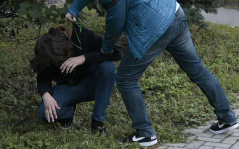 В Чебоксарах подросток заставил мужчину перевести 8000 рублей