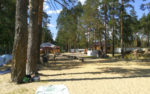 Наступает жара: можно ли заразиться COVID-19 при купании?