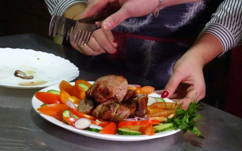 Чебоксарец угостил всех своих за чужой счет, успев потратить 11 тысяч рублей за час