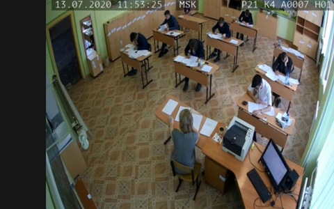 Вчера с ЕГЭ в Чувашии выгнали 3 школьников
