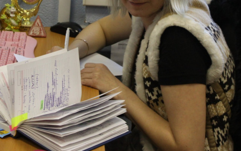 Новочебоксарка стала жертвой шантажиста, который получил ее интимные фотографии