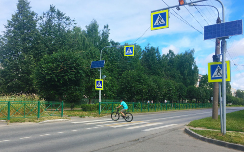 В Чебоксарах поставили первый светофор, работающий от Солнца