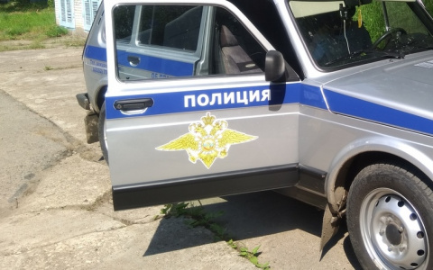 Чебоксарец постучался в квартиру и выманил деньги у женщины, обещая передать подарки от родственников