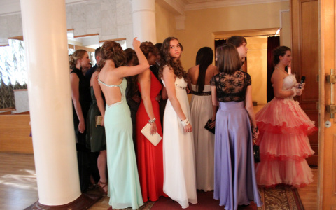 Выпускной у классов в Чувашии пройдет без танцев до утра