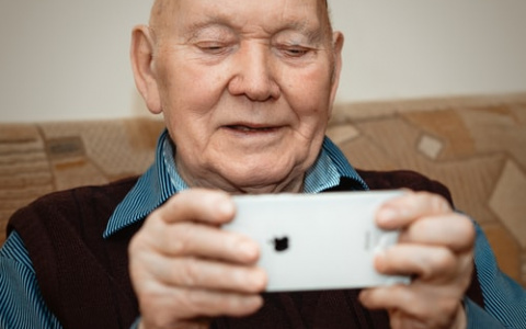 6 причин получать пенсию на банковскую карту