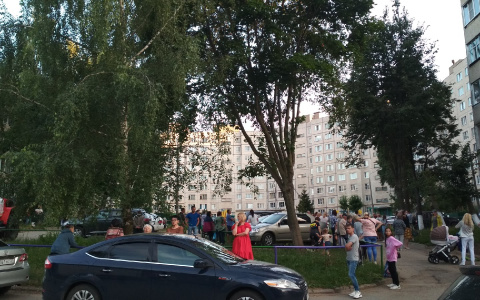 Жильцов многоэтажки в Чебоксарах эвакуировали из-за сообщения о бомбе