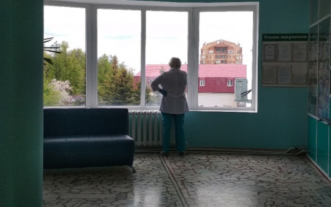 Какие выплаты получают врачи и соцработники в Чувашии официально