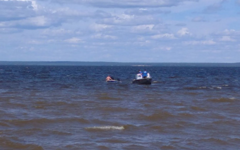 В Чебоксарском районе катер потерпел бедствие, на борту были дети