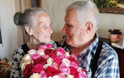 В Чувашии пара отпраздновала бриллиантовую свадьбу
