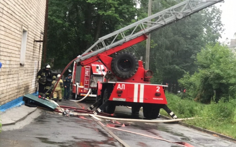 Два жителя Чебоксар погибли в квартире во время пожара