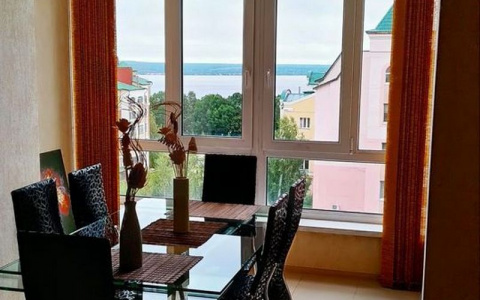 Как выглядит квартира в Чебоксарах за 10 млн рублей: дизайнерский проект и вид на Волгу