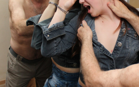 В Чебоксарах таксист изнасиловал коллегу, она сбежала через балкон