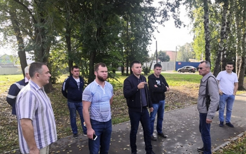 Чиновники исходили три улицы, чтобы найти недочеты во дворах