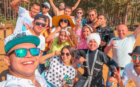 В Чебоксарах выпустили позитивный клип о летних тусовках