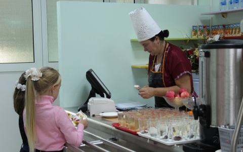 Минобразования Чувашии: все обучающиеся 1-4 классов обеспечены бесплатным питанием