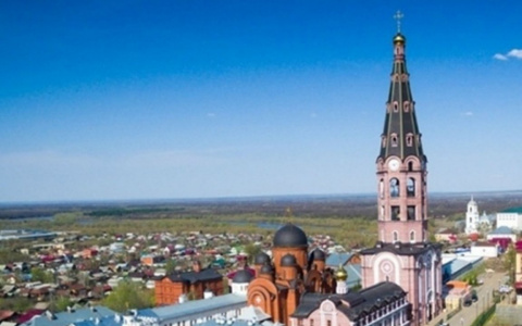 В Алатыре женщина упала с колокольни мужского монастыря