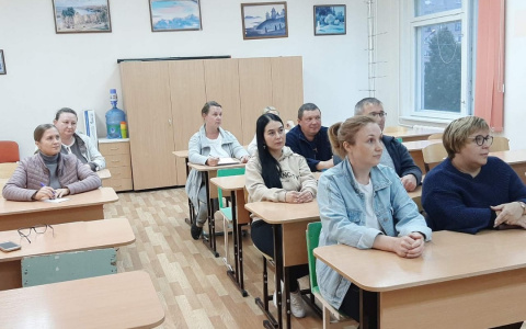 Родители заступились за скандальную учительницу из школы № 56: "Почему пятиклассники на третий день возненавидели ее?"