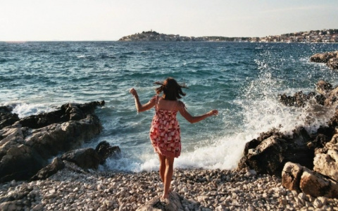 Звезды советуют Овнам готовиться к большой работе, а Весам – отправиться на курорт