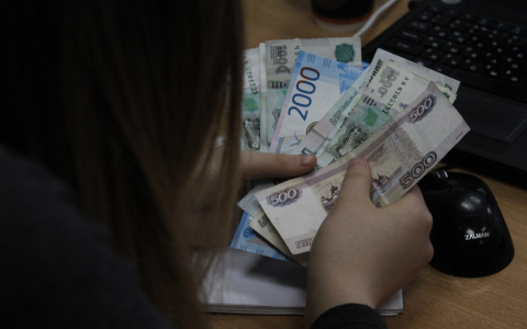 Банк «Открытие»: 61 % россиян не берет деньги в долг у родных и друзей