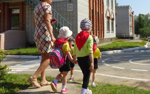 Пособия безработным с детьми предложили увеличить и сделать бессрочными