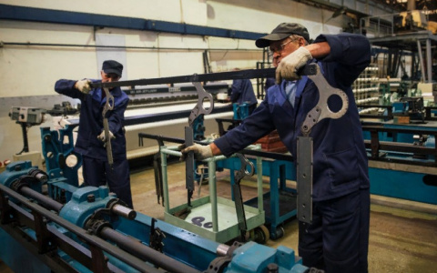 В Чувашии уменьшились среднемесячные зарплаты на 658 рублей