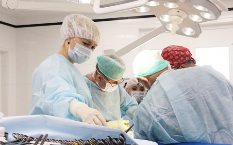 Врачи Чувашии сделали операцию 19-летнему парню с редкой опухолью: "Сохранено хорошее качество жизни"