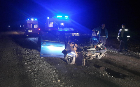 В ДТП с грузовиком в Цивильском районе пострадали два человека