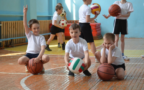 В Чувашии почти 12000 детей из малоимущих семей получили по пять тысяч рублей