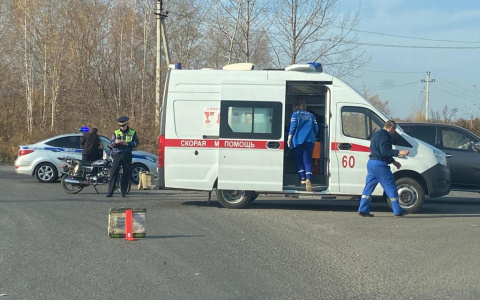 В Новочебоксарске водитель мопеда пострадал в ДТП с пикапом