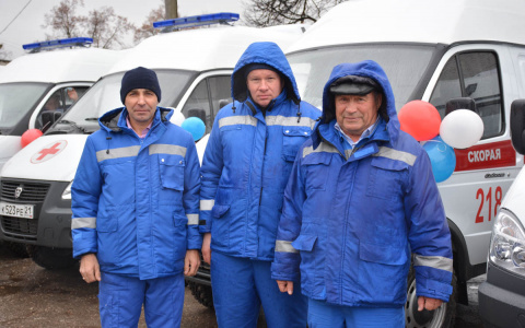 Семь районов Чувашии получат новые машины скорой помощи